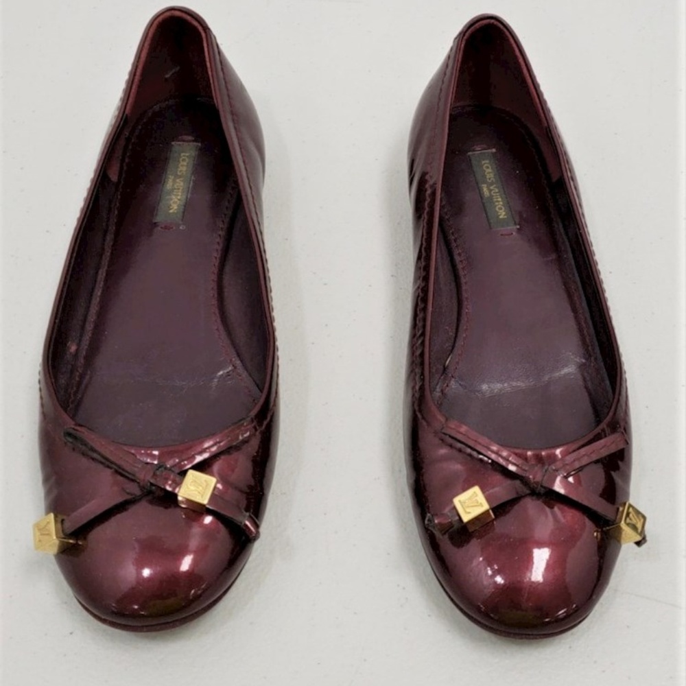 Louis Vuitton Womens Flats sz 36 Patent Leather